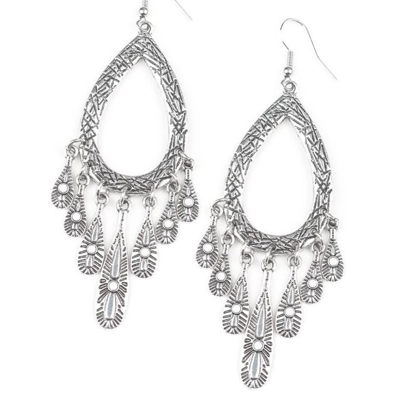 NWT Tear drop wind chime White Silver fish hooks - Picture 1 of 2